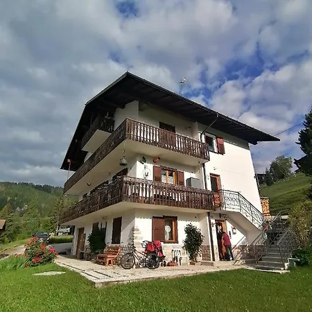 Le Zurle A Sappade Apartment Falcade